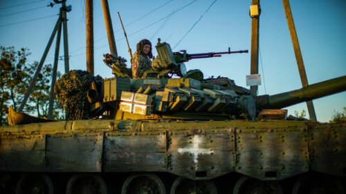 London: Ukrainische Truppen nutzen zum Großteil erbeutete Panzer – Mindestens sieben Tote bei Raketenangriff in annektiertem Gebiet