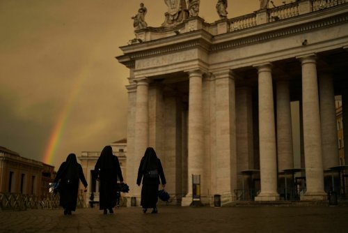 Was sind die Vor- und Nachteile eines Kirchenaustritts 2025?