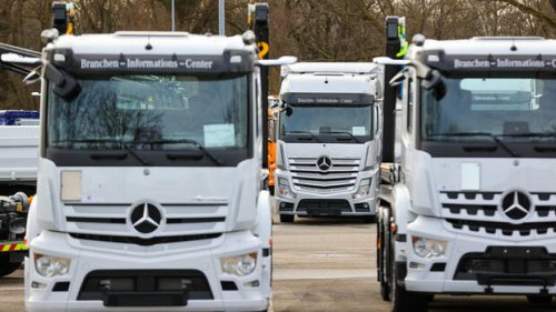 Lastwagen-Hersteller Daimler Truck kann Tausende Lkw nicht ausliefern – weil Fahrer fehlen