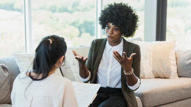 Vor diesen No-Gos im Gehaltsgespräch warnen Top-Recruiter