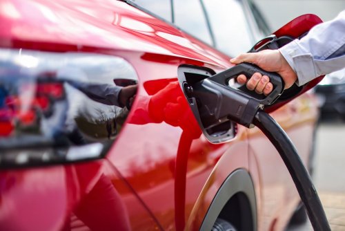 Erneut mehr E-Autos in Europa zugelassen –Tesla-Absatz halbiert