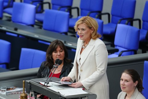 Klöckner mahnt einen „breiten Rückhalt“ für das Wahlrecht an