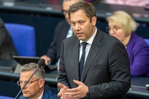 Klingbeil und Frei stellen sich den Fragen des Bundestags