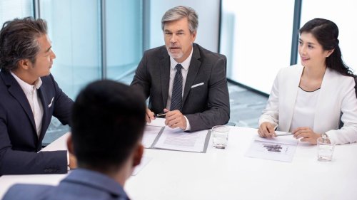 Fünf Verhandlungstipps: Wie Schweizer Manager das Gegenüber überzeugen