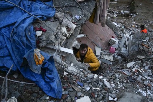 Heftiges Erdbeben: Über 4000 Tote und eingestürzte Gebäude in der Türkei und Syrien