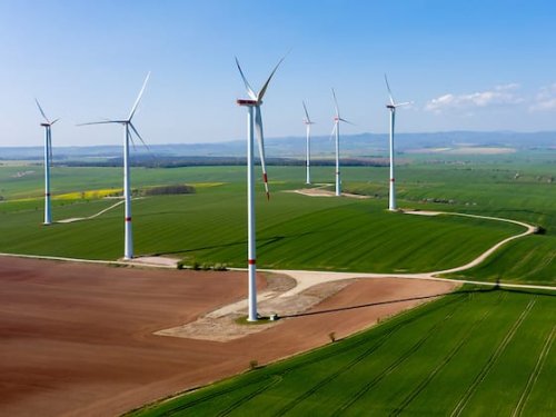 Scholz will bis 2030 vier bis fünf Windräder pro Tag an Land bauen