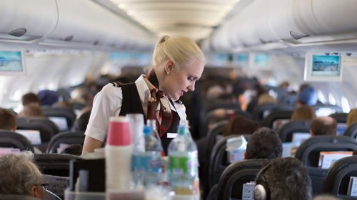 Lufthansa schafft Bordverkauf ab - Swiss hält daran fest