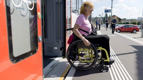 Immer noch viele Hürden im ÖV für Menschen mit Behinderungen