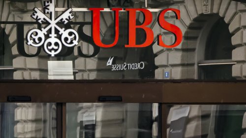 UBS erwägt wegen CS-Übernahme Verschiebung des Quartalsberichts