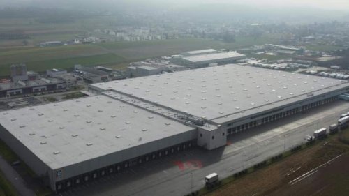 Aldi Suisse baut Solarkraftwerk auf Dach von Verteilzentrale
