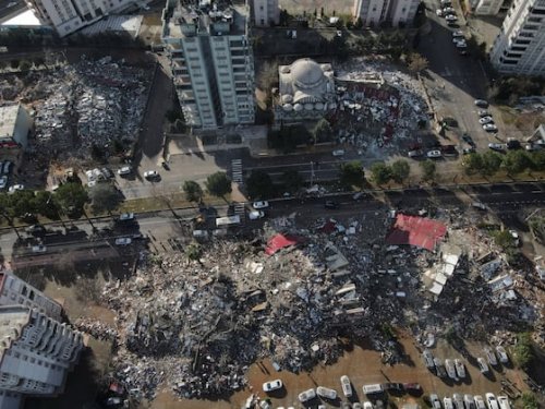 Erdbeben in der Türkei und in Syrien mit tausenden Toten verursachen Milliardenschaden