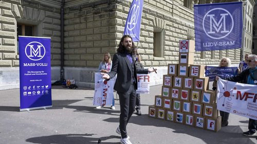 Mass-Voll reicht weitere 15'000 Unterschriften gegen E-ID ein