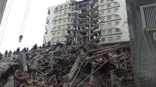 Heftiges Erdbeben: 1400 Tote und 1700 eingestürzte Gebäude in der Türkei und Syrien
