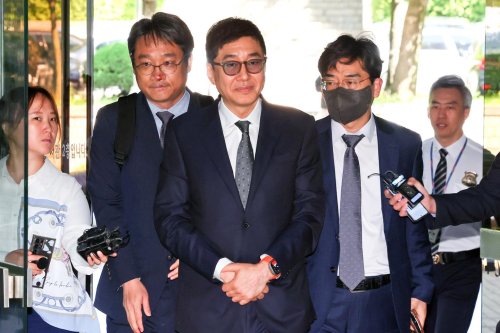 태광산업 주주들은 "경영 복귀해 달라"...이호진 전 회장 측 "건강 때문에 어려워" | 한국일보