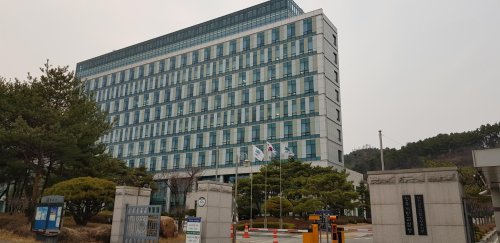 이웃 휘두른 둔기 맞은 60대 뇌사자··· 장기 기증하고 영면 | 한국일보