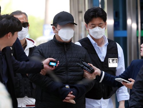 미아동 마트서 흉기 난동 30대 구속… "도망할 염려" | 한국일보