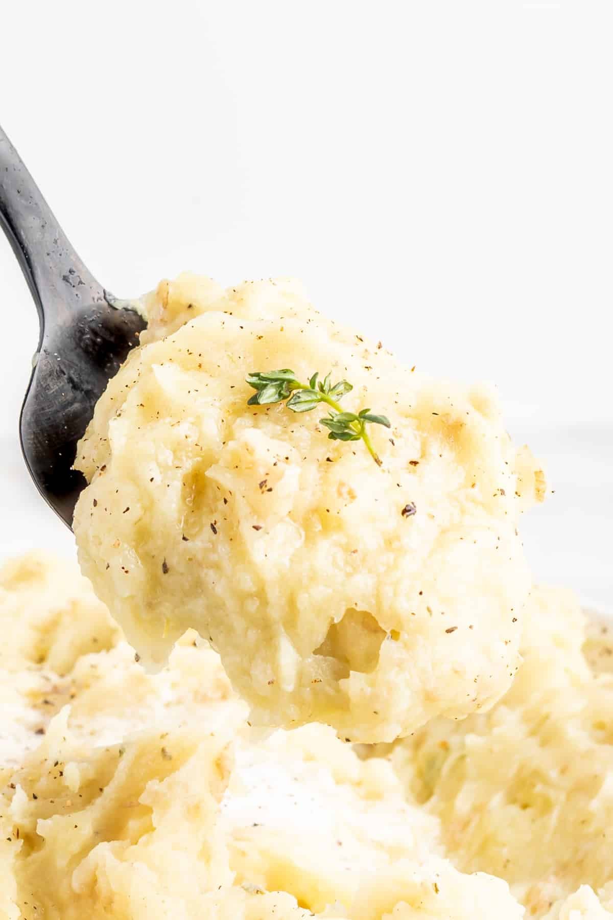 Easy No-Boil Vegan Mashed Potatoes {Dairy Free}