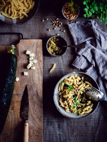 Zucchini Pesto vegan und einfach selber machen