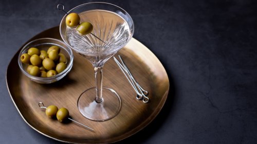 Mit Oliven? Nein! So trinken wir unseren Dirty Martini jetzt – mit Cocktail-Rezept