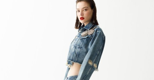 Statt Paillettenkleid: Jewel Jeans sind der glamouröse Denim-Trend für die Festtage 2022