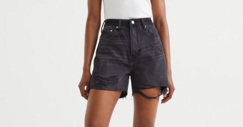 Diese Jeans-Shorts von H&M schmeichelt jeder Figur – und sie ist Mode-Trend 2022