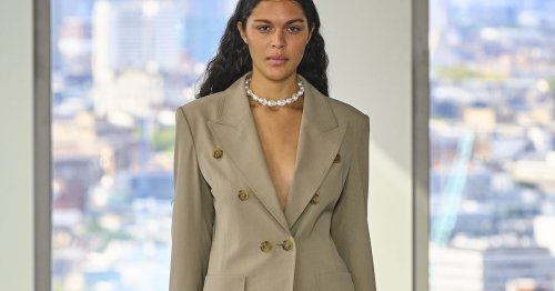 Oversize-Blazer als Kleid tragen: So funktioniert der coole Modetrend 2023