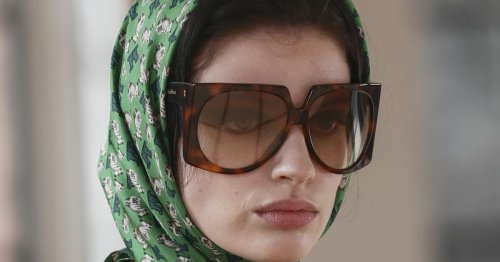 Eye Catcher: Sonnenbrillen setzen als Accessoire-Trend im Winter 2022 ein sichtbares Statement