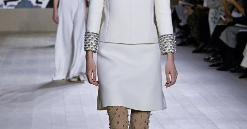Rückbesinnung auf Essenzielles: Dior setzt mit seiner Haute-Couture-Kollektion 2022 auf größte Handwerkskunst