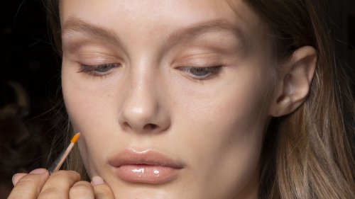 Honey Lips: Der süßeste Beauty-Trend 2025 – so schminken Sie ihn
