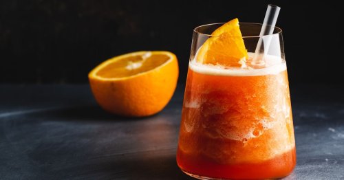 Eiskalter Genuss: Im Sommer genießen wir Frozen Aperol Spritz