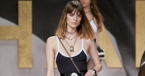 Mode-Trend 2022: Pernille Teisbaek macht diesen schwarz-weißen Badeanzug von Chanel zum Internet-Hype
