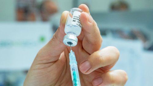 Omikron: Boostern und Kreuzimpfung scheinen zu helfen