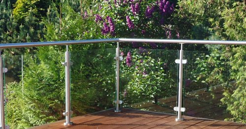 Geländer montieren: Anleitung für Balkon und Terrasse
