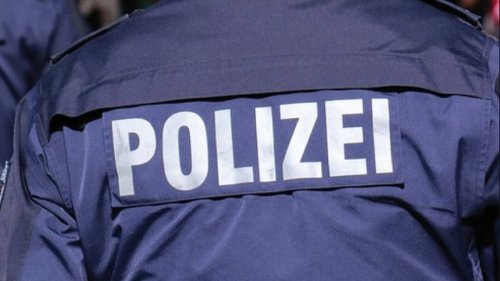 Bewaffneter Überfall auf 27-Jährigen: Polizei Hannover sucht jetzt mit Fotos nach den Räubern