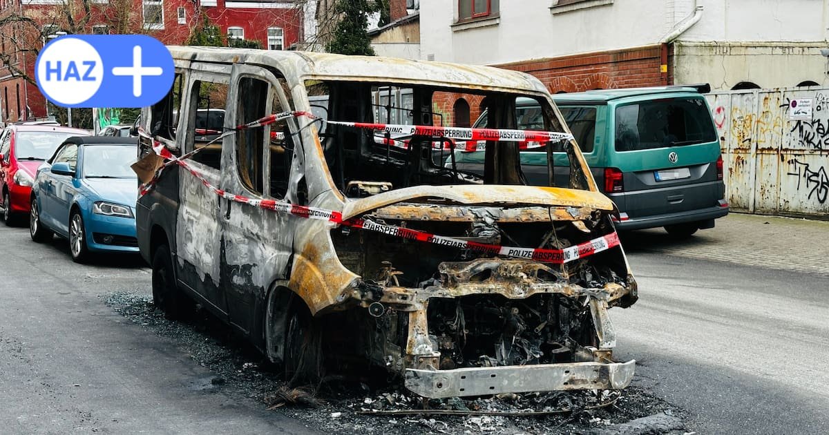 Brandstifter zünden Familien-Van in Hannover-Döhren an