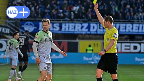 Platzverweis für Louis Schaub von Hannover 96: Lukas Kwasniok sieht es anders