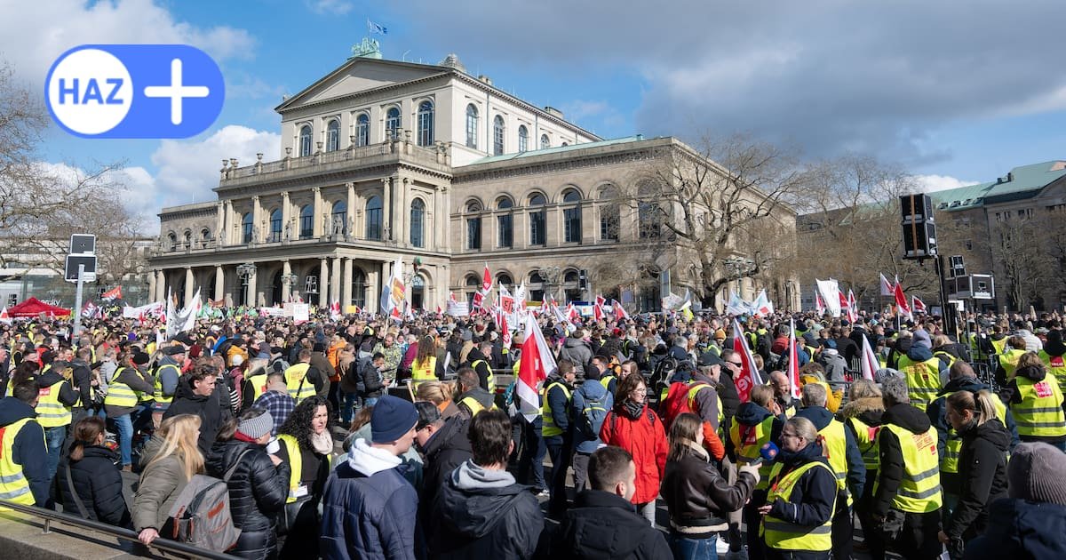 Verdi-Warnstreik in Hannover: Mehr als 15.000 ziehen durch die Innenstadt