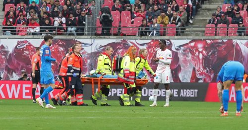 Nach Zusammenprall: Leipzig-Torwart Gulacsi im Krankenhaus