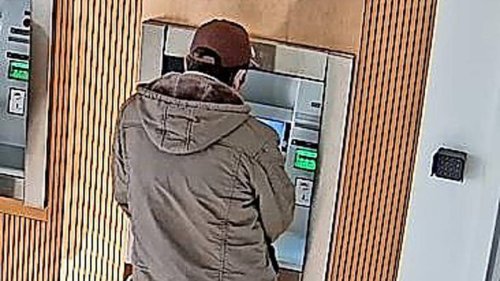 Mehrere Tausend Euro abgehoben: Polizei sucht EC-Karten-Betrüger