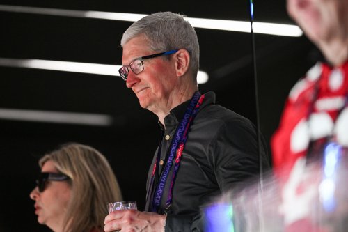 Apple CEO Tim Cook hosted A-List music crowd in Super Bowl suite