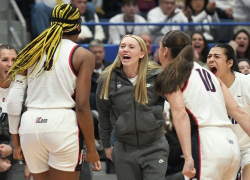 UConn Women's Basketball Star Paige Bueckers Practicing On Court As ...