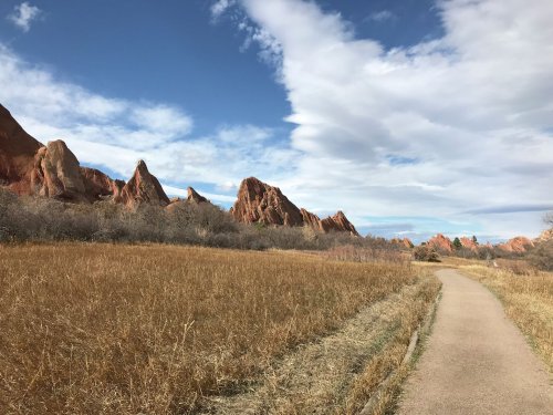 These Easy Hikes Near Denver Are *Actually* Doable for Everyone