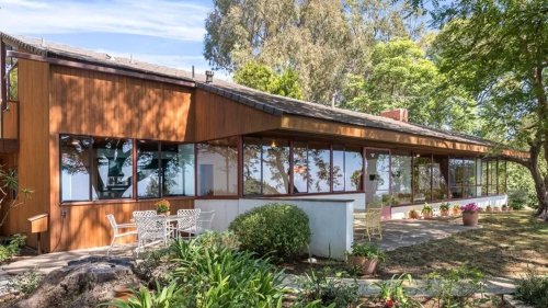 Ocean Treasure: Richard Neutra's Coe House Dives Onto the Market in SoCal for $5.5M