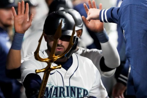 Jorge Polanco and Mitch Haniger homer, power Mariners to a 9-3 win over the Reds