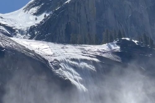 Avalanche in Yosemite 'sounded like a bomb going off'