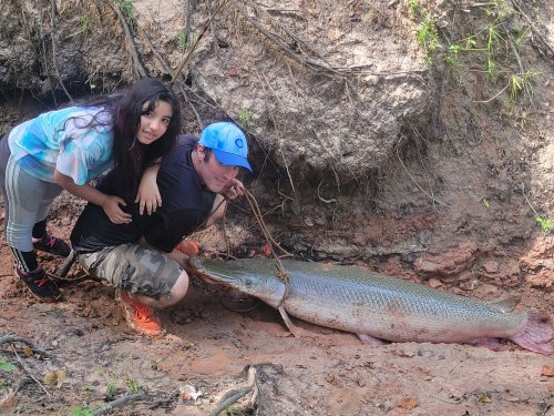Houston fifth-grader catches 8-foot alligator gar, potentially breaking state junior angler record