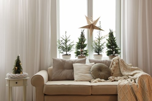 Tabletop Trees, Petite Figurines, and Other Tips for Small Space Holiday Decor