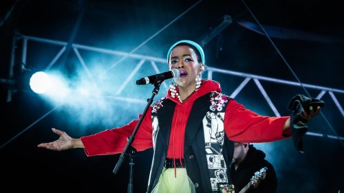 Lauryn Hill surprises Coachella with party vibes and Fugees hits