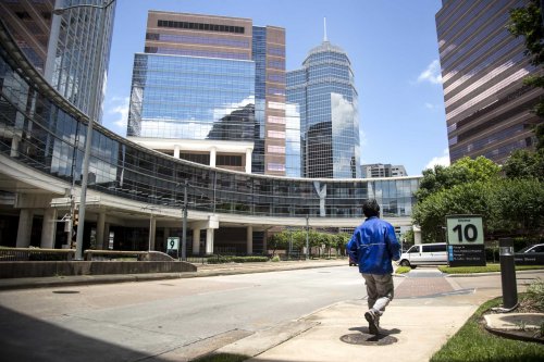 Texas COVID-19 hospitalizations drop for first time in 2 weeks