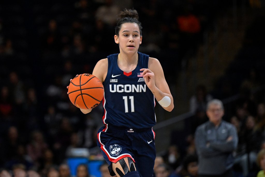 How UConn women's basketball transfer Lou Lopez Sénéchal became leader ...